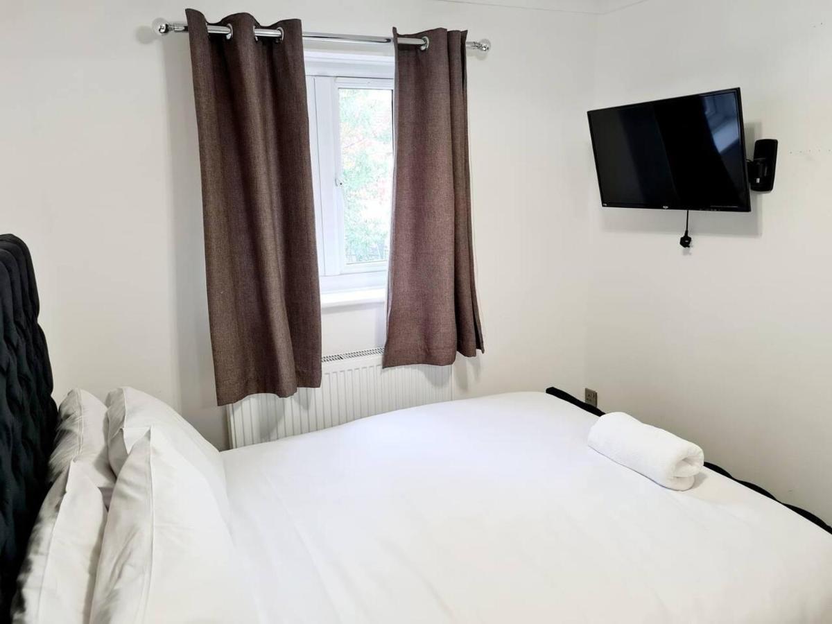 Modern & Spacious - Walk To London Excel- Parking Buitenkant foto